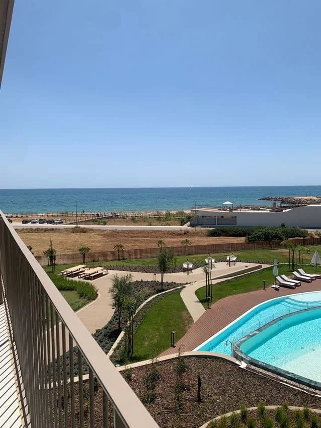 T1 flat for rent in Rua do Poço Romano Nn