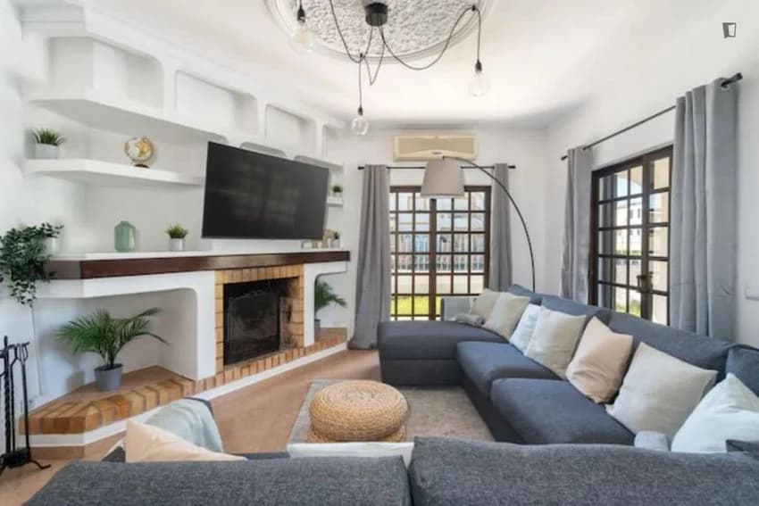 Andar de moradia for rent in Rua Covas Areia