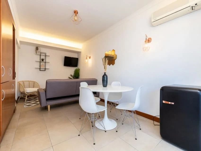 T1 flat for rent in Rua do Pombo Correio