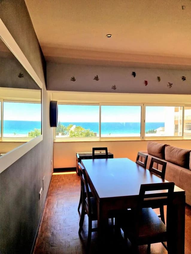 T2 flat for rent in Avenida Tomás Cabreira