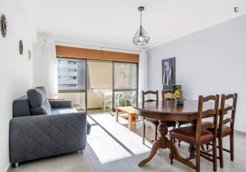 T2 flat for rent in Rua António Feu