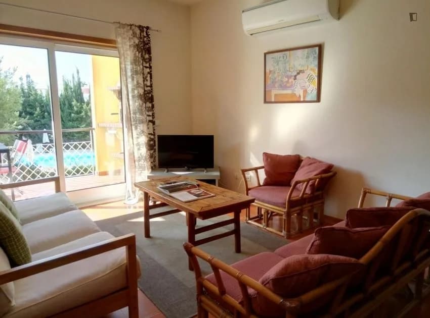 T2 flat for rent in Rua José Oliveira