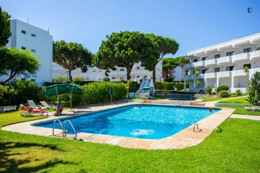 T1 flat for rent in Rua Melvin Jones