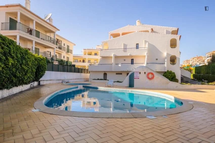 T2 flat for rent in Estrada de Albufeira