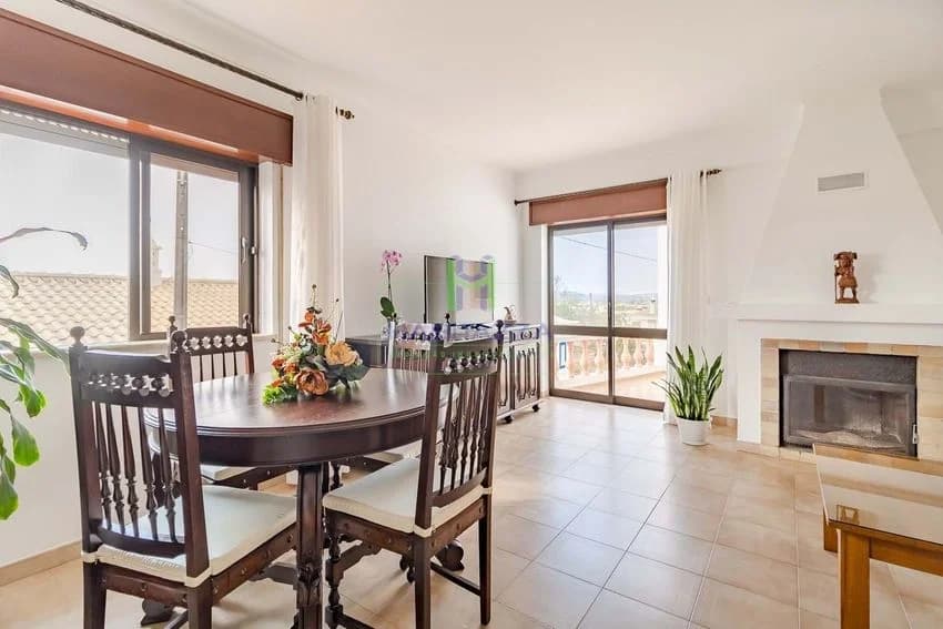 Semi-detached house for rent in Almádena