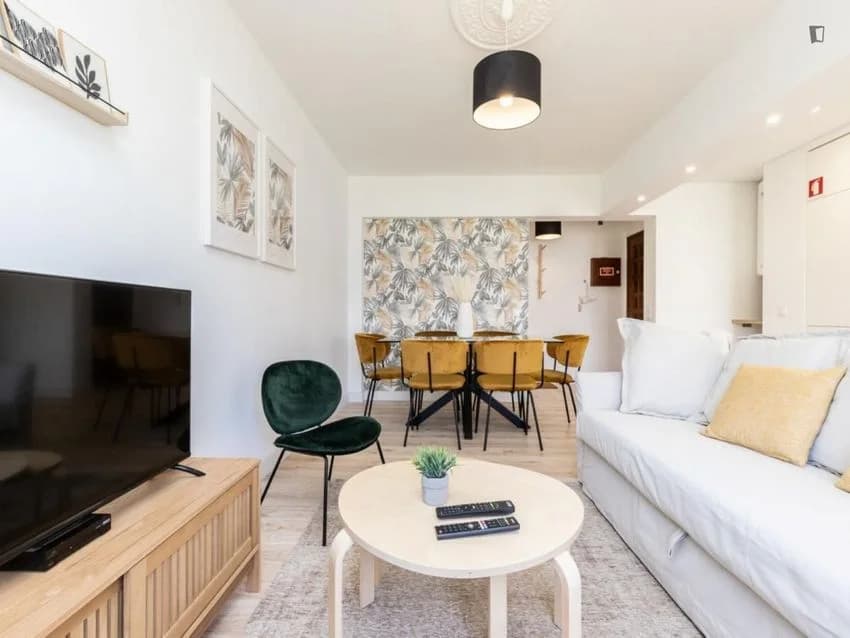 T3 flat for rent in Praça dos Cooperativistas