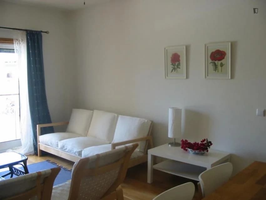 T2 flat for rent in Rua José do Nascimento Menau