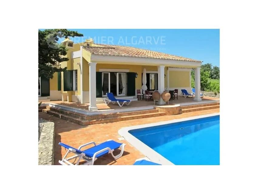 Detached house for rent in Conceição e Estoi