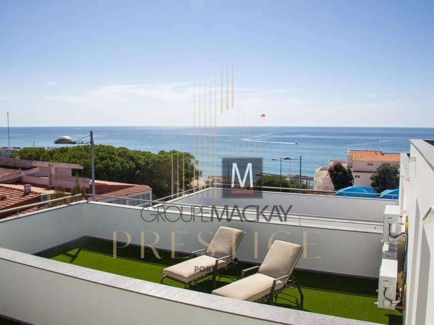 Detached house for rent in Travessa Do Oceano