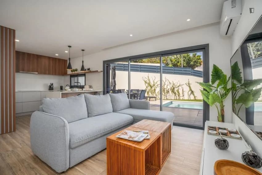 Andar de moradia for rent in Rua dos Crastos