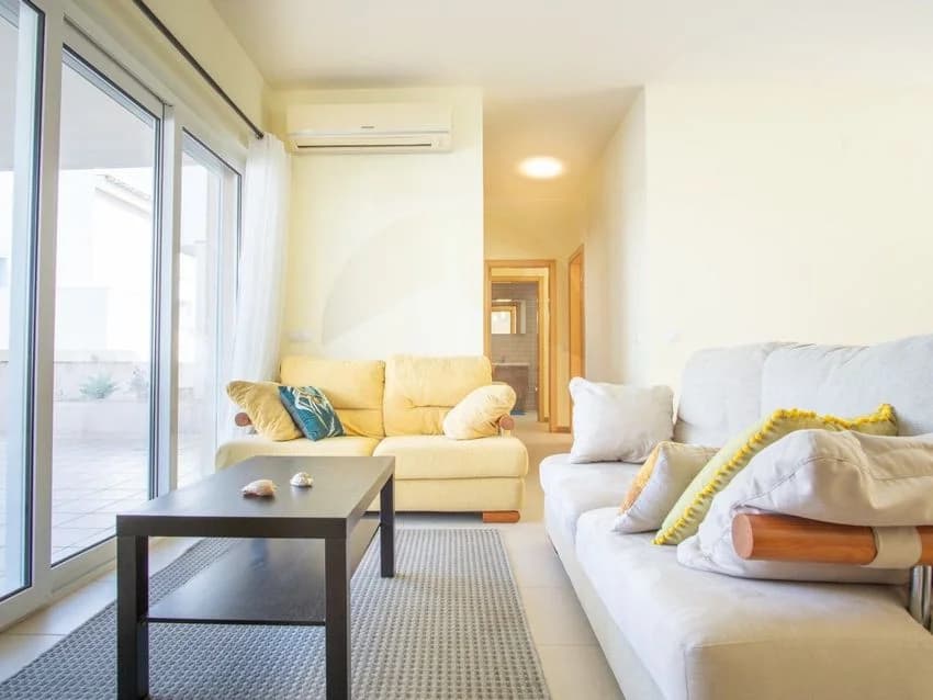 T2 flat for rent in Rua Maria José Rijo, 41