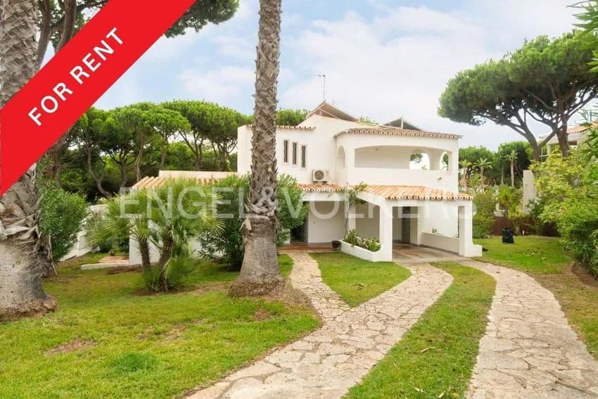 Detached house for rent in Vale do Garrão - Varandas do Lago - Quinta da Salinas