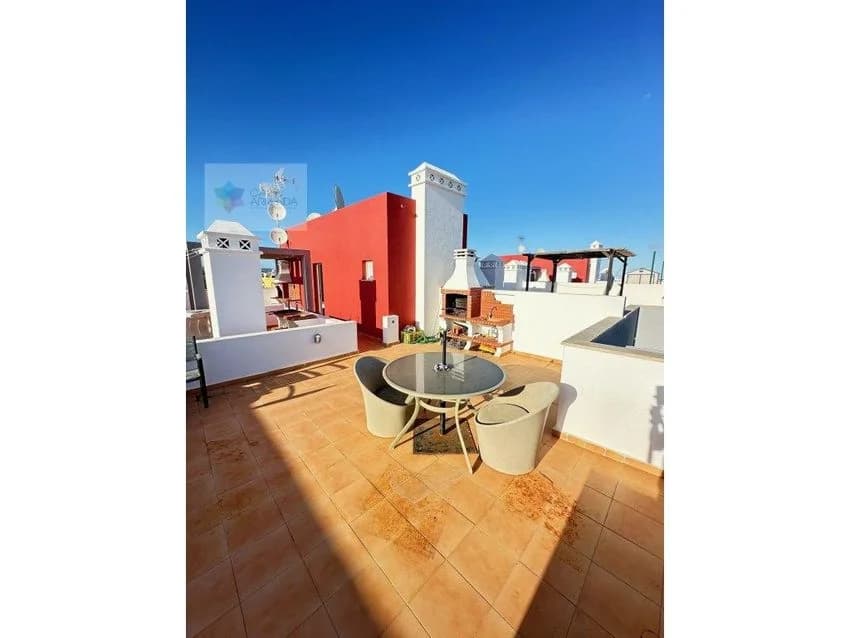 T3 flat for rent in Rua Capitão Joaquim Maria Galhardo, 51