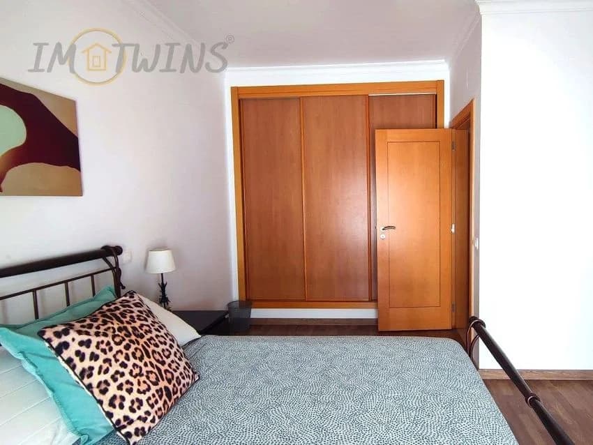 T2 flat for rent in Rua Dom Carlos I