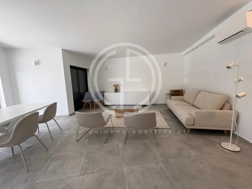 T2 flat for rent in Rua do Bocage