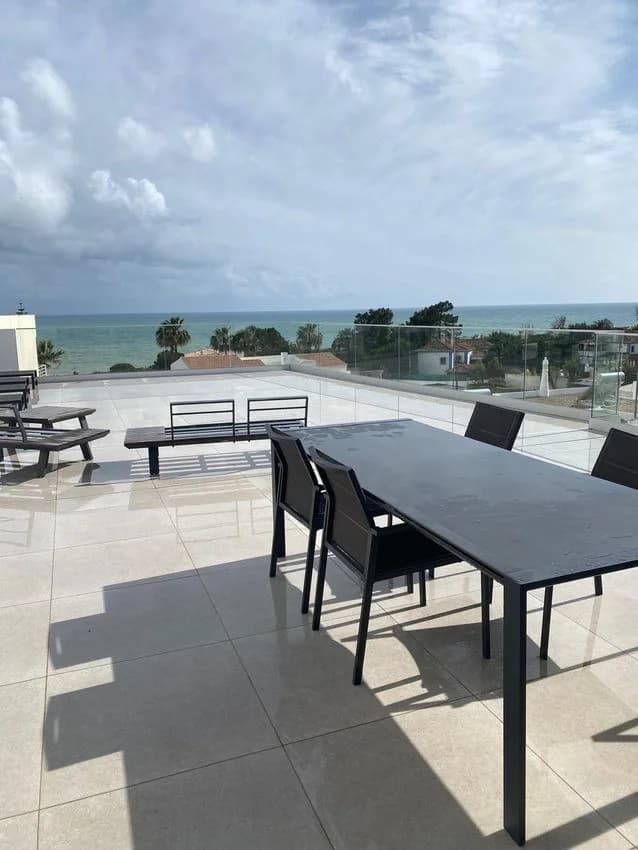 Penthouse for rent in Rua Torre da Medronheira, 2