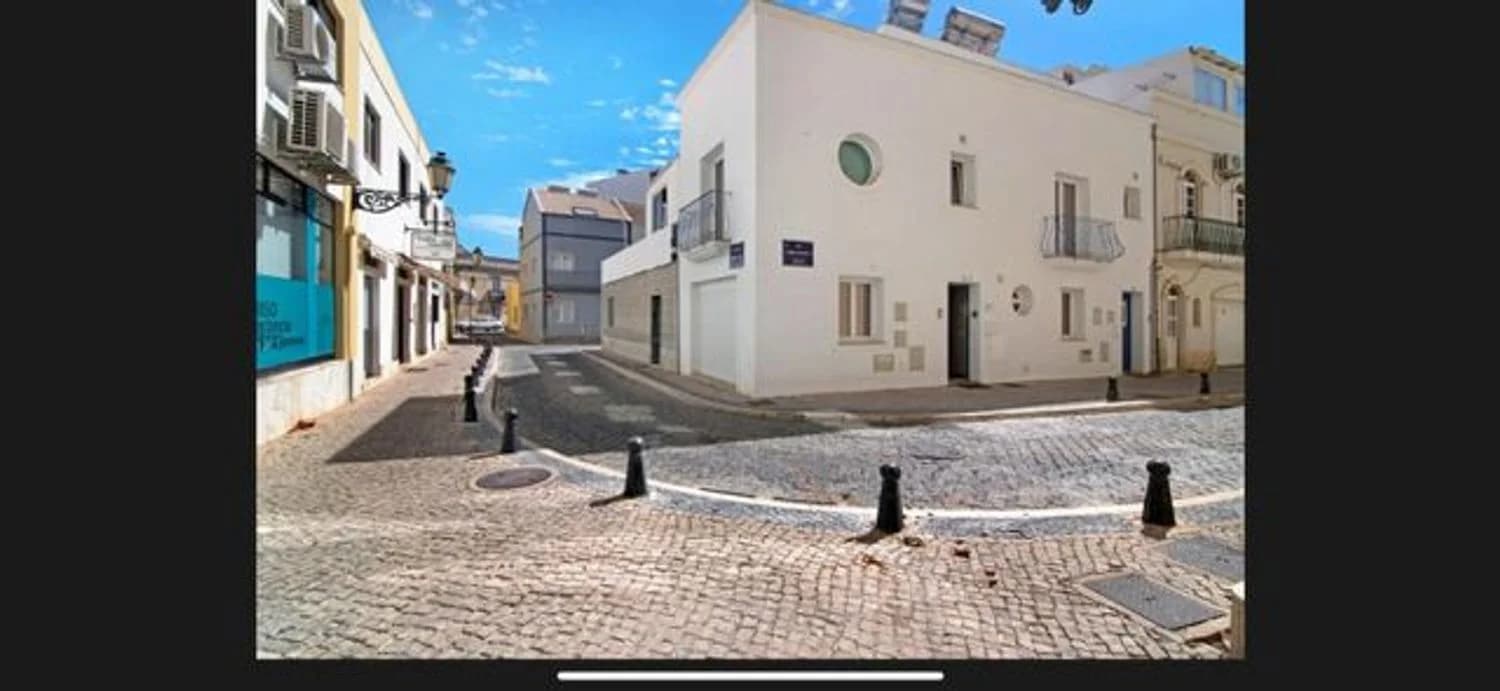 Andar de moradia for rent in Rua Rebelo da Silva, 92