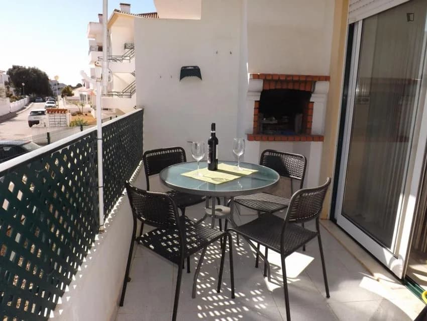 T1 flat for rent in Rua do Roja Pé