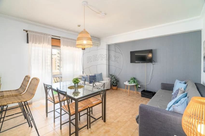 T2 flat for rent in Rua Engenheiro Francisco Bívar