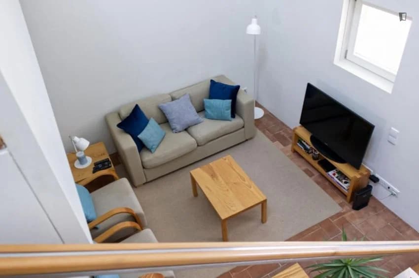 T2 flat for rent in Rua dos Mártires da República