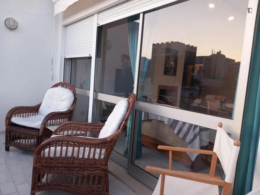 T2 flat for rent in Rua do Sol