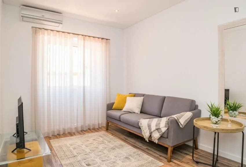 T2 flat for rent in Rua Reitor Teixeira Guedes