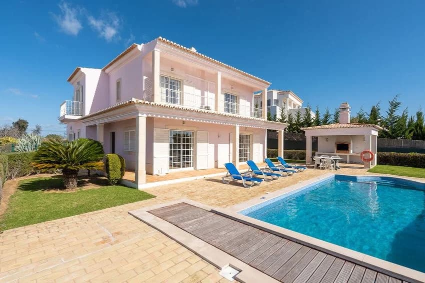 Detached house for rent in Cerro de Águia - Patroves
