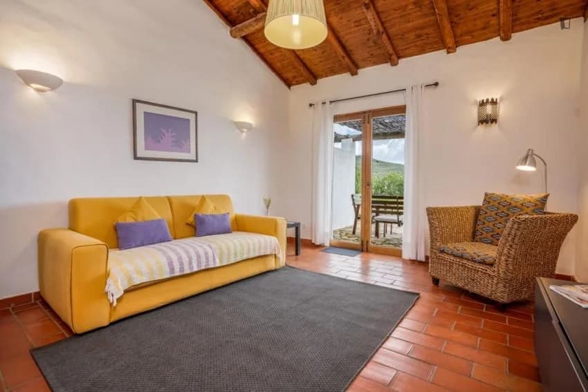 Andar de moradia for rent in Zona do Autódromo do Algarve