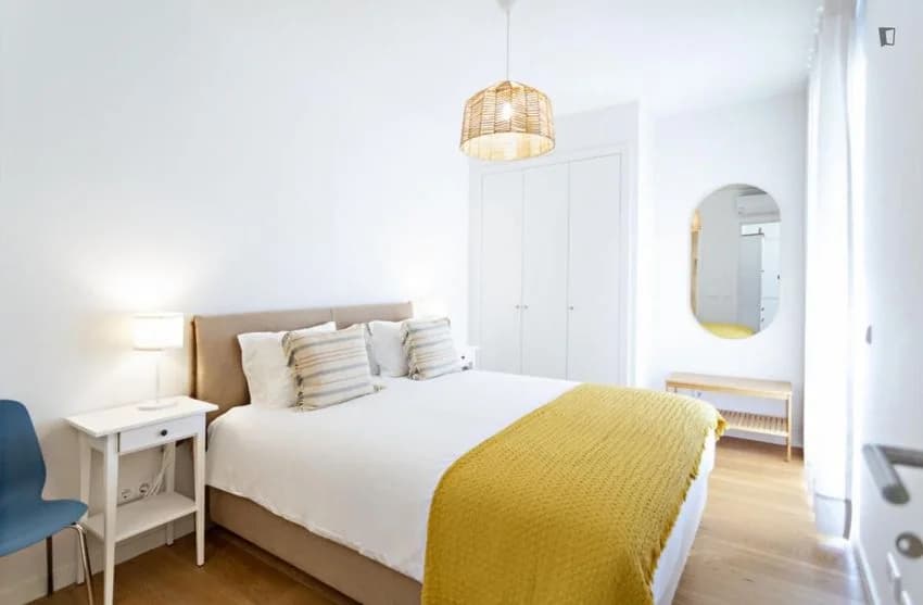 T2 flat for rent in Rua gil Eanes
