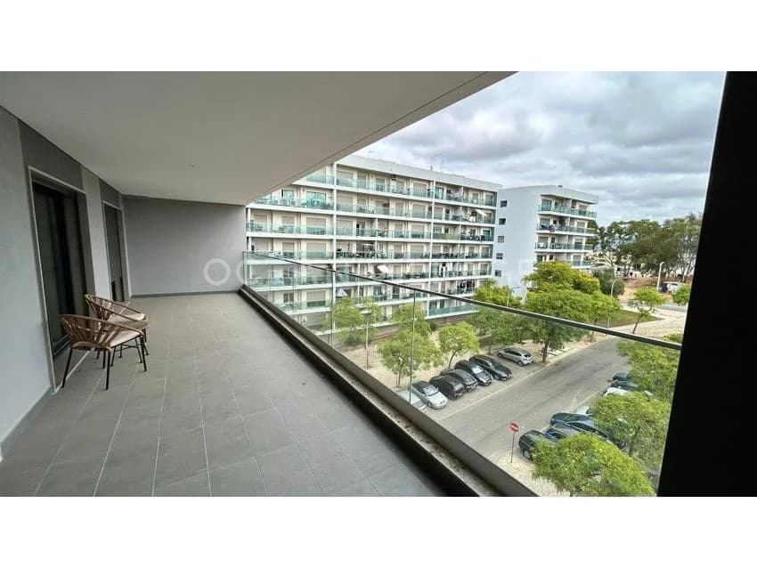 T2 flat for rent in Rua de Angola
