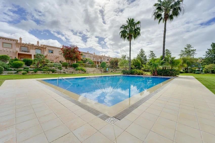 Detached house for rent in Beco da Semina