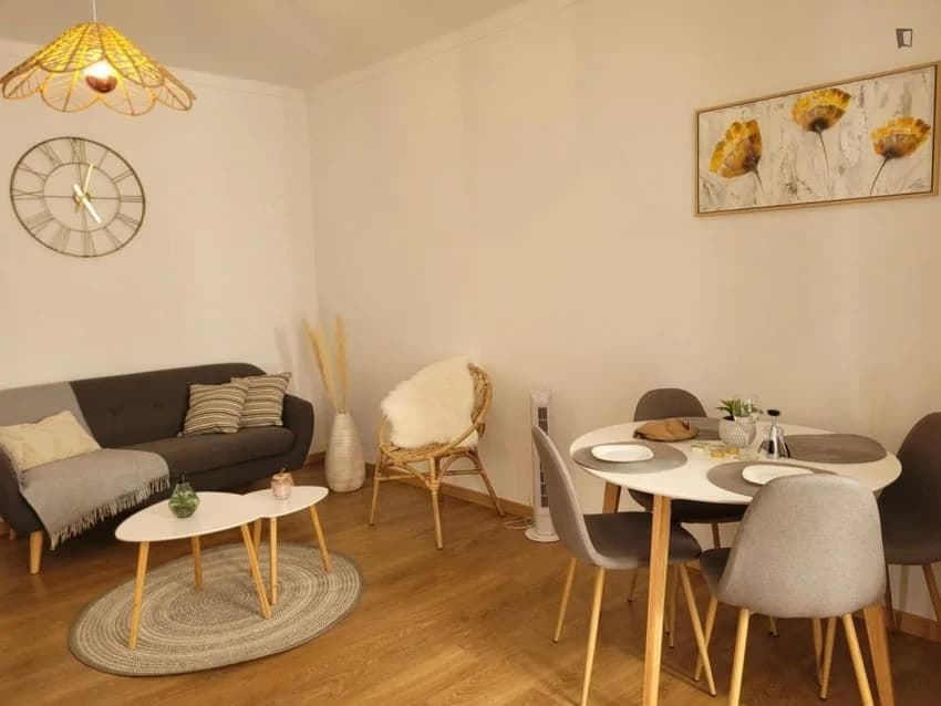 T1 flat for rent in Rua Pinheiro Chagas