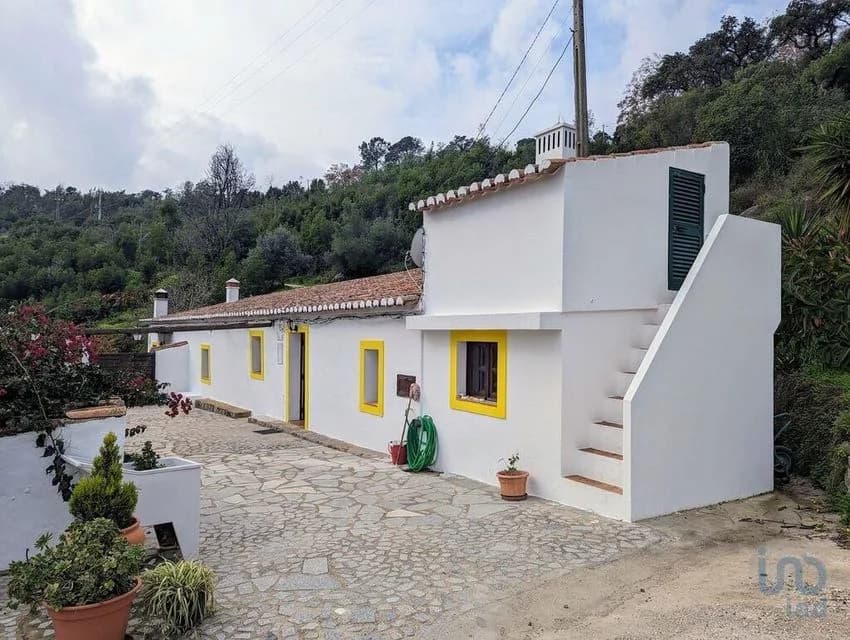 Semi-detached house for rent in Monchique