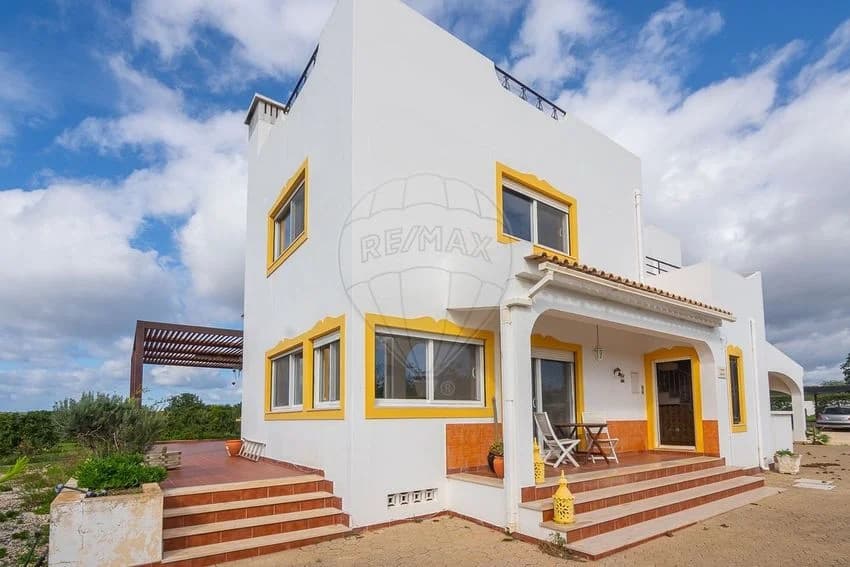 Detached house for rent in Caminho do Centro Hípico