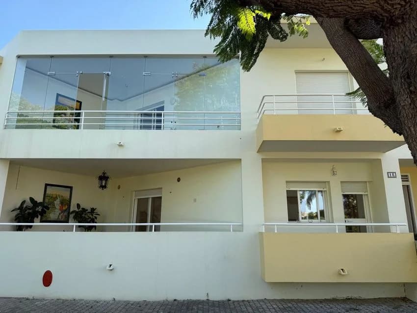 Semi-detached house for rent , Urbanização Alsakia Nn