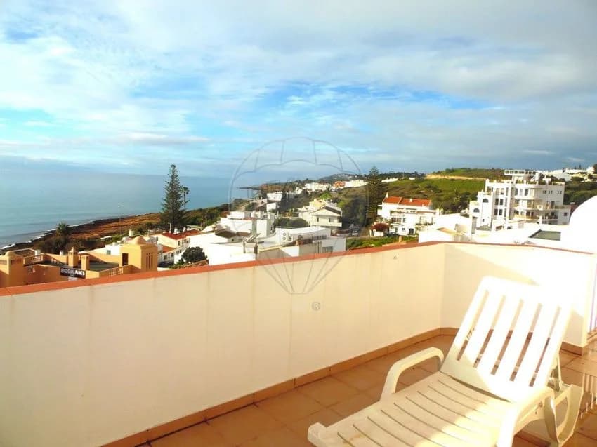 T1 flat for rent in Rua 25 de Abril