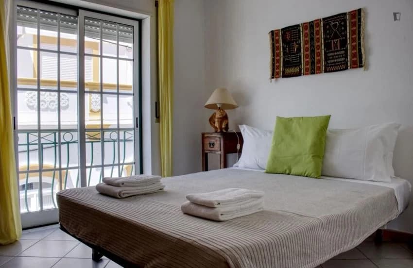 T1 flat for rent in Rua Comandante Henrique de Brito