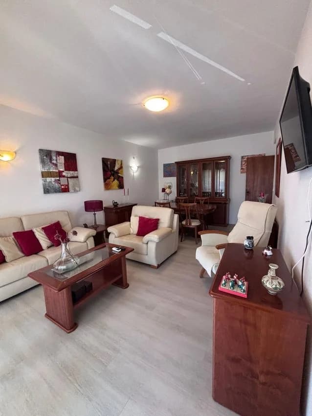T1 flat for rent in Rua Raúl Brandão, 37 LtB