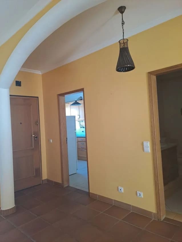 Semi-detached house for rent in Rua Regimento de Infantaria 33, 95