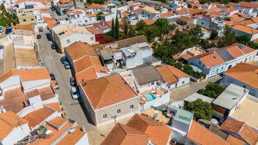 Terraced house for rent in Rua Virgilio Barroso, 2