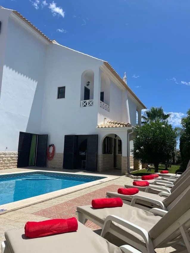 Detached house for rent in Rua Do Mulatinho, Torre Da Medronheira, Olhos d'Agua, 8200-609