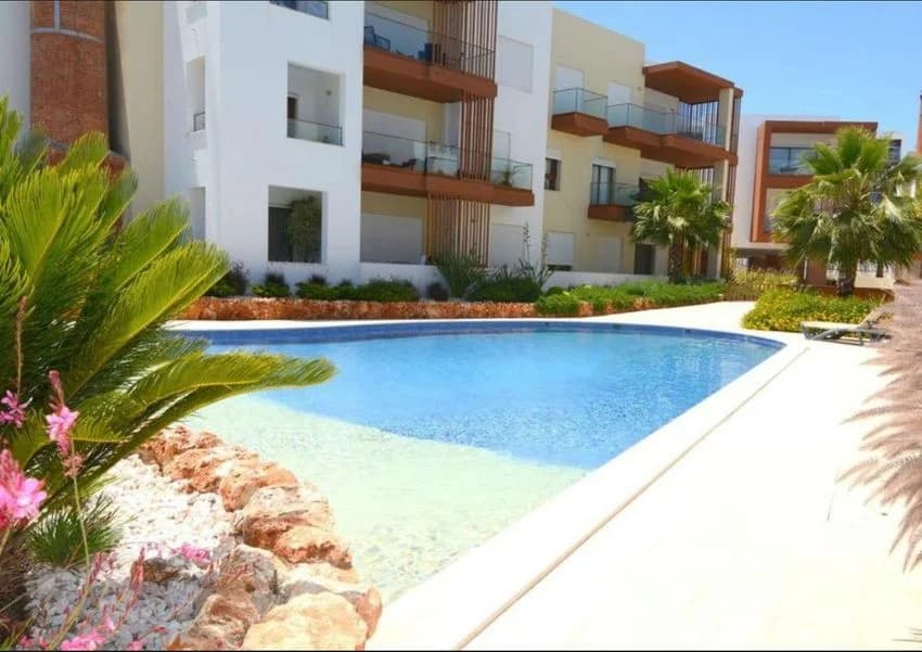 T3 flat for rent in Rua de São José, 14