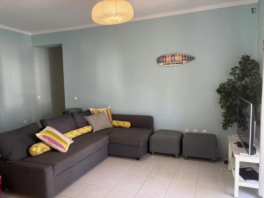 T2 flat for rent in Rua Principal