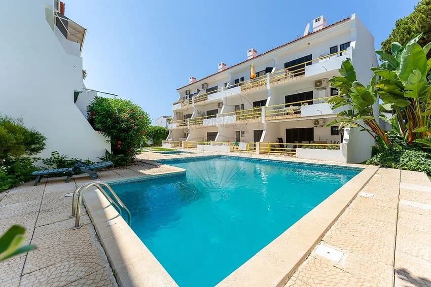 T1 flat for rent in Rua Volta do Laguna