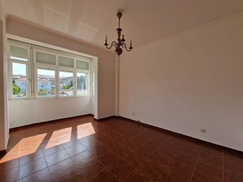 T2 flat for rent in Linda-a-Velha