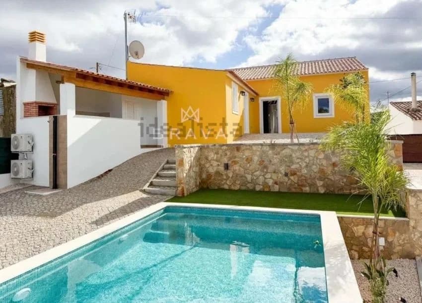Village house for rent in Rua de Corchiças CasaLimao