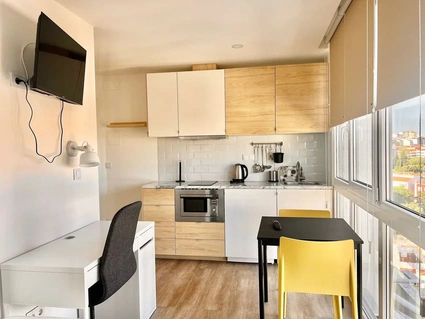 T0 studio flat for rent in rua Elias Garcia, 362