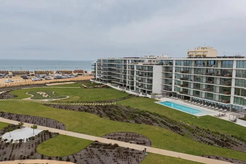 T1 flat for rent in Avenida do Rio, 2
