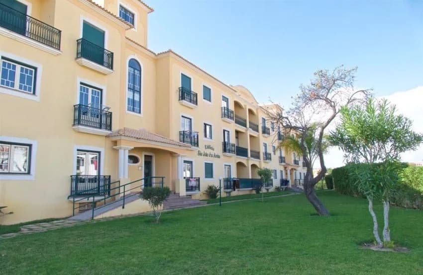 T2 flat for rent in Avenida Sá Carneiro, 119 a