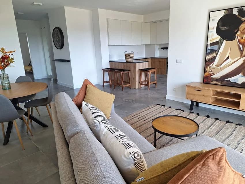 T4 flat for rent in Rua da Policia da Seguranca Publica, 42